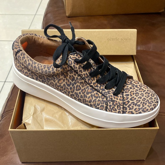 Keneth Cole - Gentle Souls - Picture 1 of 5